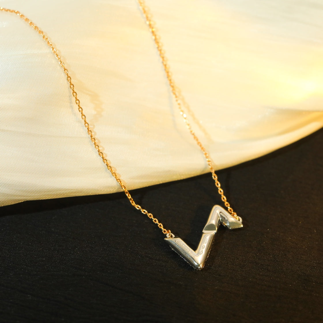 [アズールティアーズ]VOLT SILVER DIAMOND PEDANT NECKLACE