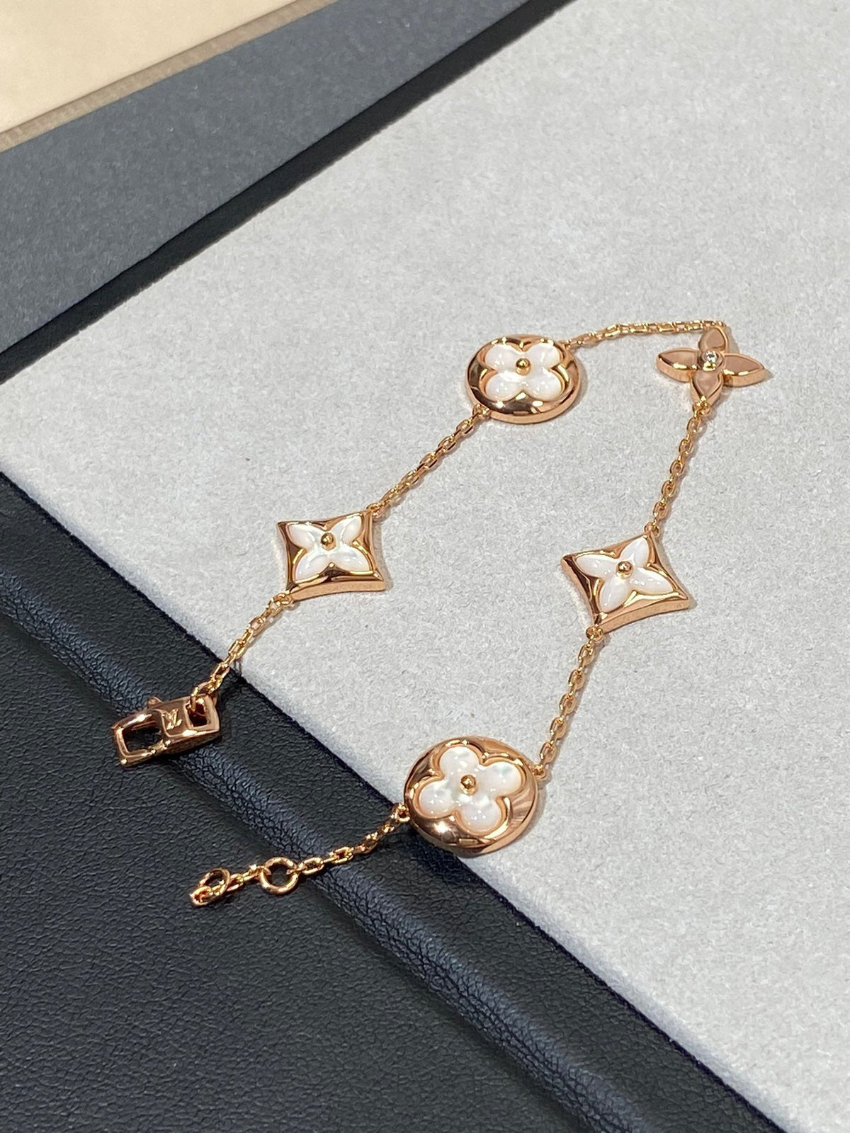 [Azure Tears]STAR AND SUN 5 MOTIF MOP ROSE GOLD BRACELET