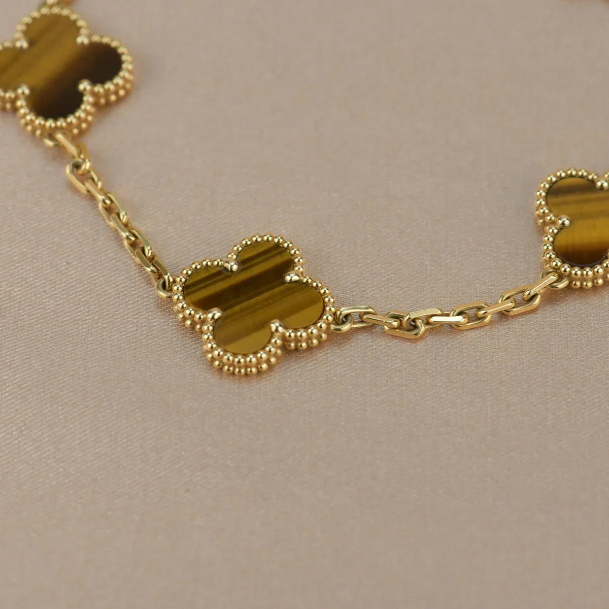 [Azure Tears]LUCKY CLOVER 5-MOTIF BRACELET -  TIGER’S EYE COLLECTION