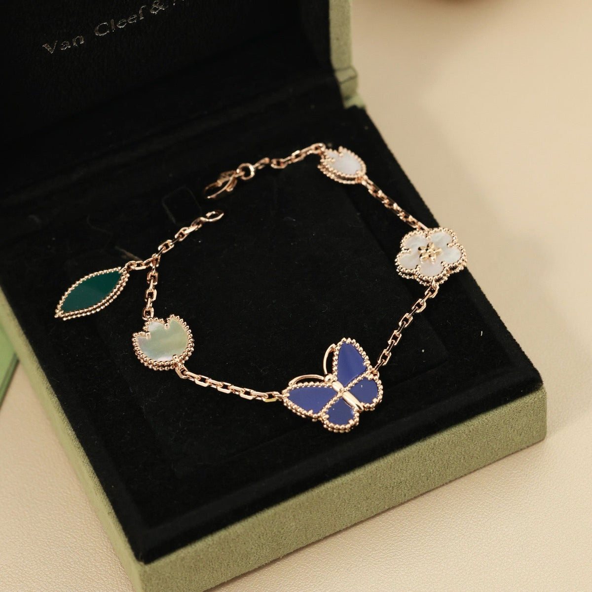 [Azure Tears]FRÜHLINGSZAUBER SCHMETTERLINGS- & BLUMEN-CHARM-ARMBAND