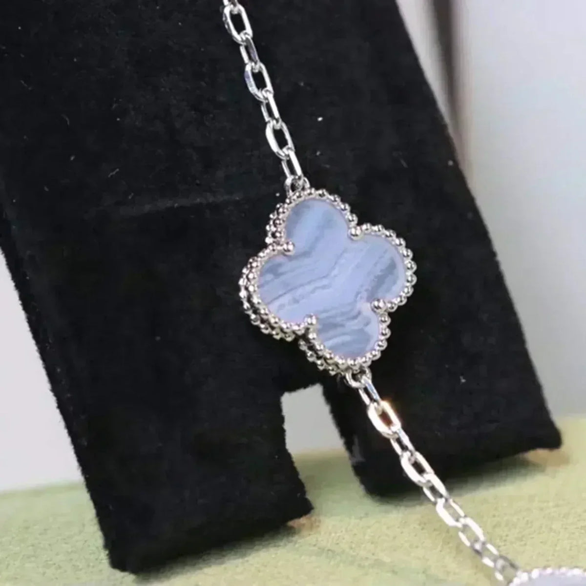 [Azure Tears]LUCKY CLOVER 5-MOTIF BRACELET - PURPLE CHALCEDONY COLLECTION