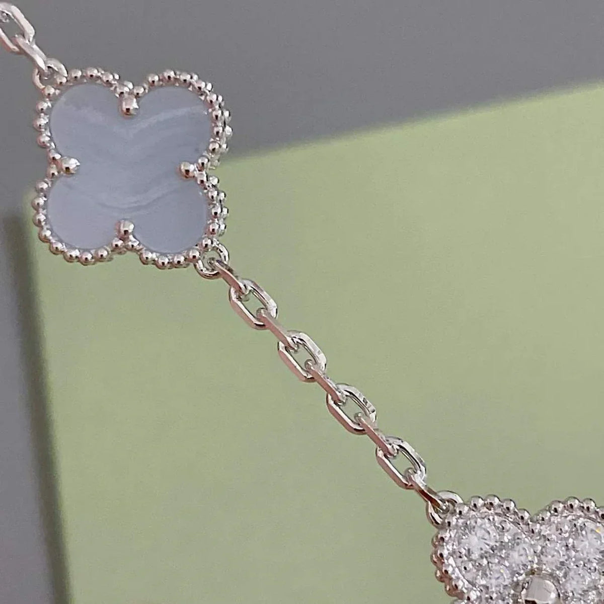 [Azure Tears]LUCKY CLOVER 5-MOTIF BRACELET - PURPLE CHALCEDONY COLLECTION