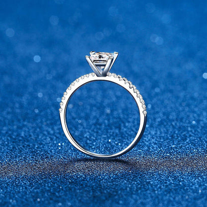 [Azure Tears] ELEGANTER VERLOBUNGSRING MIT PRINZESSINNENSCHLIFF MOISSANIT