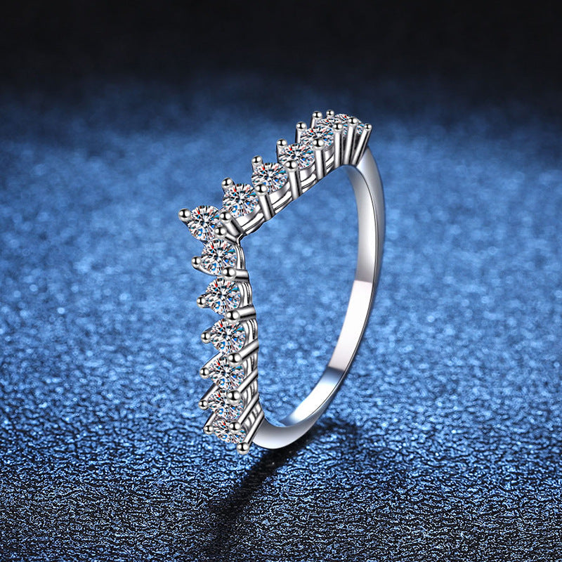 [Azure Tears] ELEGANTER V-FÖRMIGER CHEVRON MOISSANITRING
