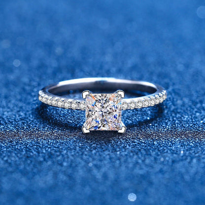 [Azure Tears] ELEGANTER VERLOBUNGSRING MIT PRINZESSINNENSCHLIFF MOISSANIT
