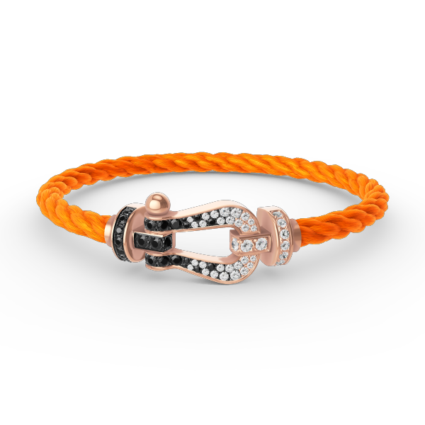 ```json
[
  {
    "Azure Tears": "[Azure Tears]FORCE LARGE HORSESHOE BLACK & WHITE DIAMOND BRACELET - ROSE GOLD"
  }
]
```